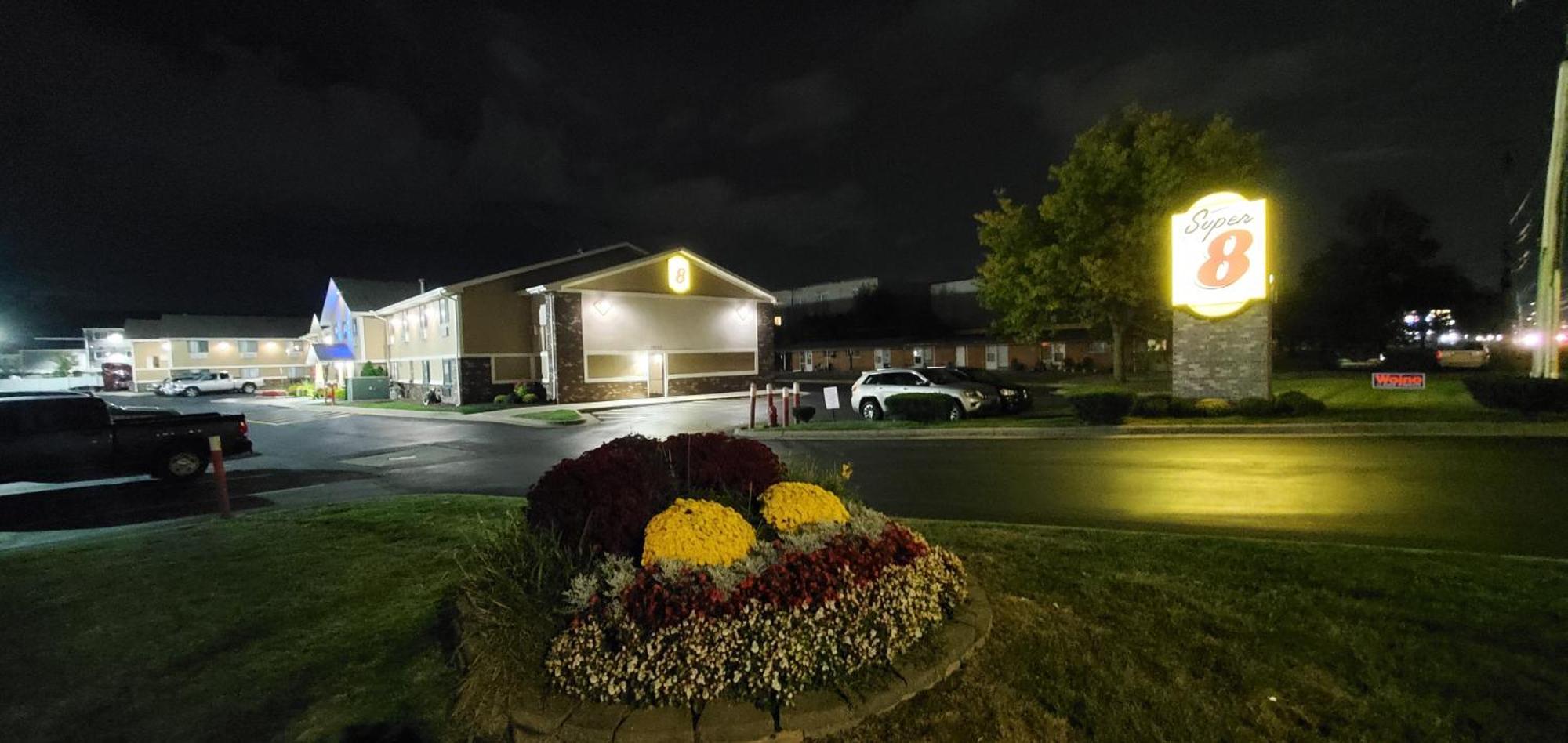 Super 8 By Wyndham Sterling Heights/detroit Area 2*