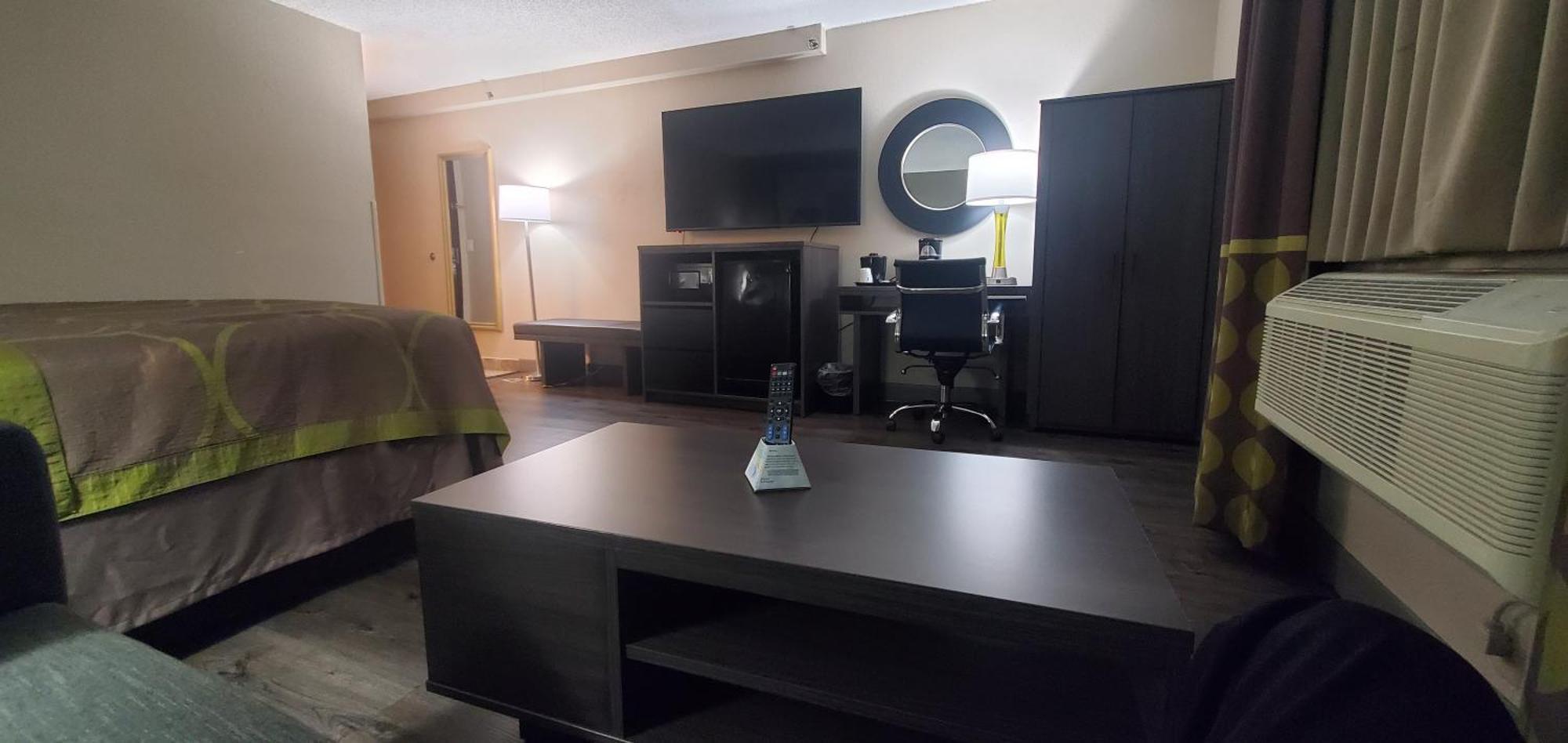 Super 8 By Wyndham Sterling Heights/detroit Area Hotel Sterling Heights