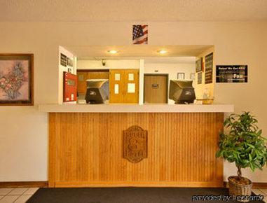 Super 8 By Wyndham Sterling Heights/detroit Area Hotel