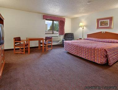 Super 8 By Wyndham Sterling Heights/detroit Area 2*
