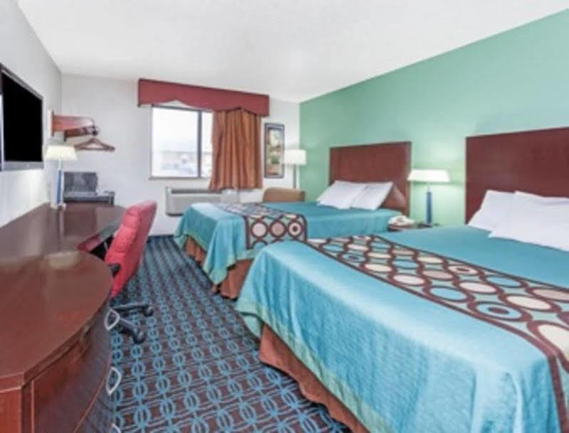 Super 8 By Wyndham Sterling Heights/detroit Area Sterling Heights